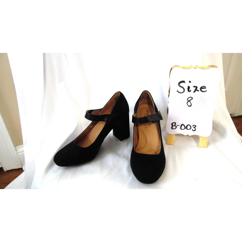 Women's black pumps size 8